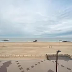 Apartment Modern Seaside Escape