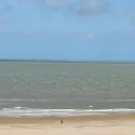 Appartement Modern Seaside Escape *