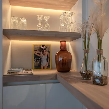 Modern Seaside Escape Lägenhet