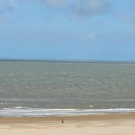 Modern Seaside Escape Lägenhet *