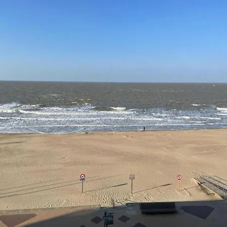 Apartment Modern With Sea Views In Heist *