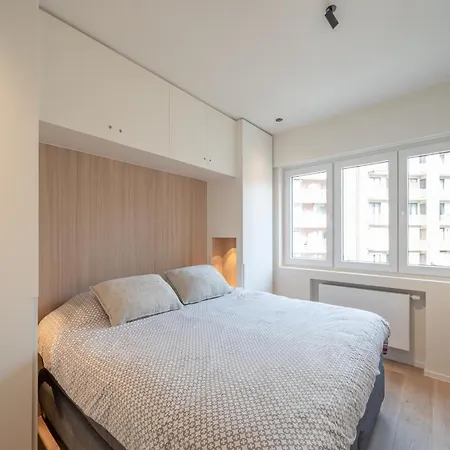 Modern Seaside Escape *
