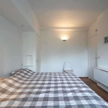 Modern Seaside Escape Apartman